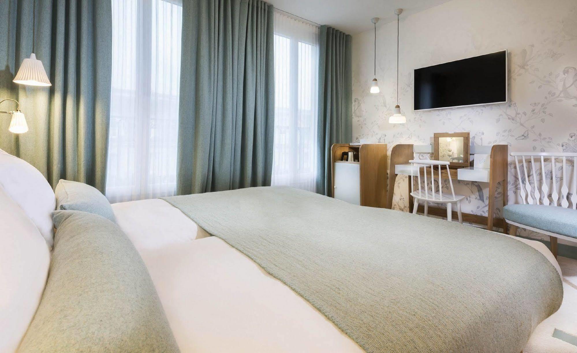 Hotel Le Lapin Blanc Paryż Zewnętrze zdjęcie