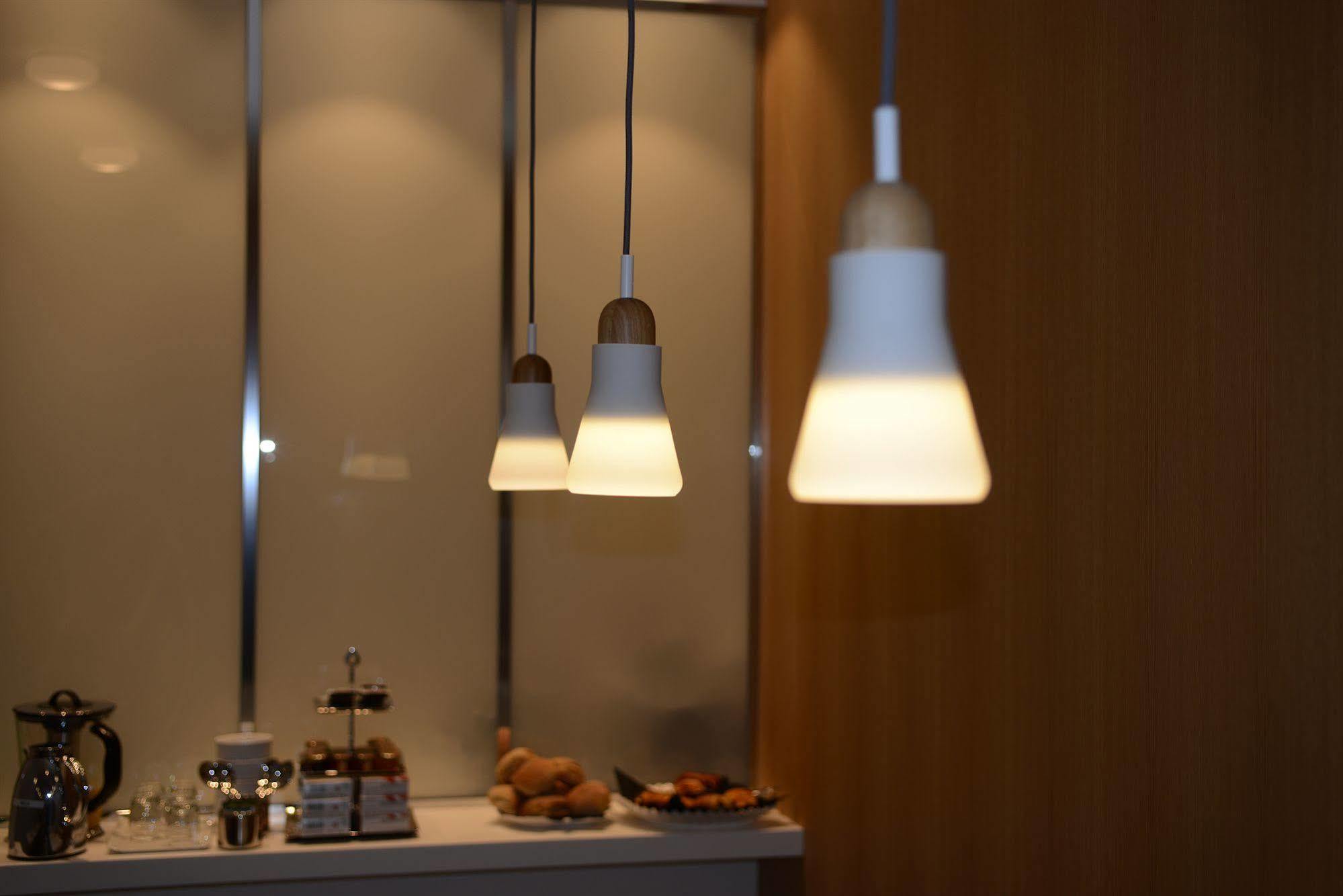 Hotel Le Lapin Blanc Paryż Zewnętrze zdjęcie
