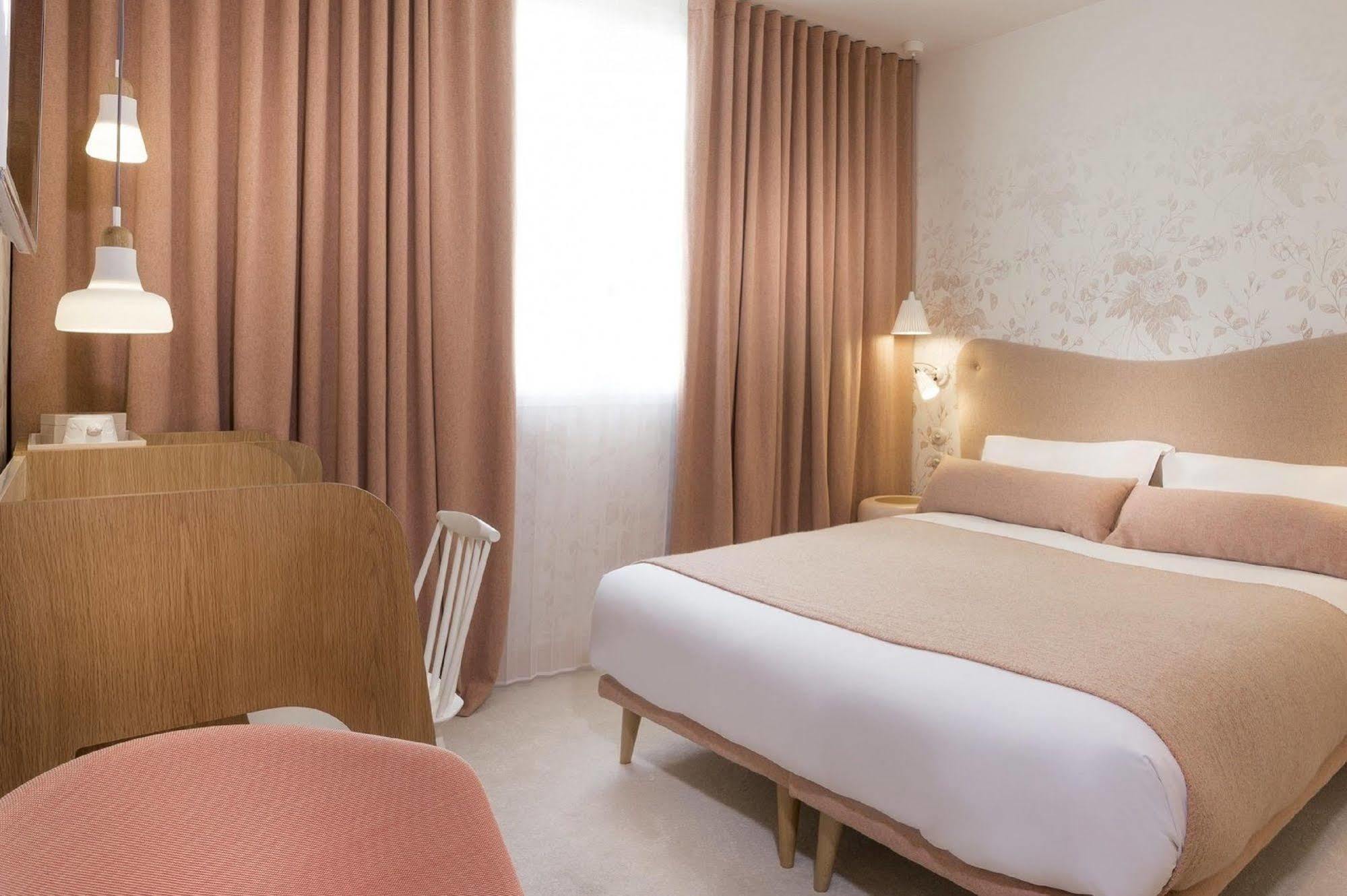 Hotel Le Lapin Blanc Paryż Zewnętrze zdjęcie